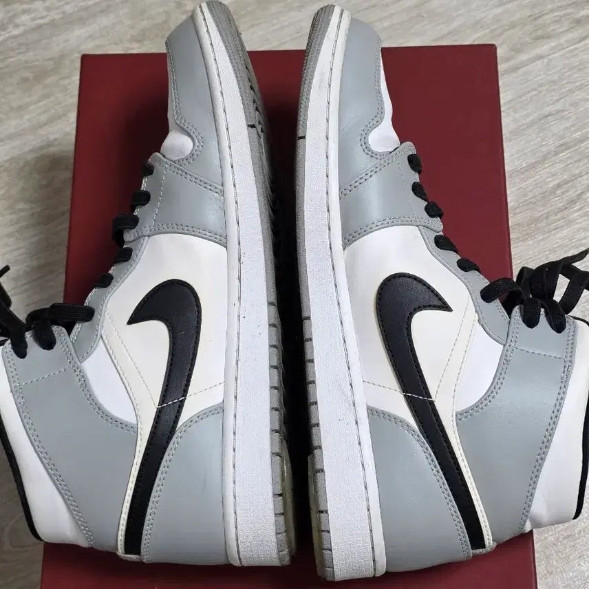 [BUNJANG] Nike Smoke Grey Mid Sneakers / 나이키 스모크그레이 미드 290