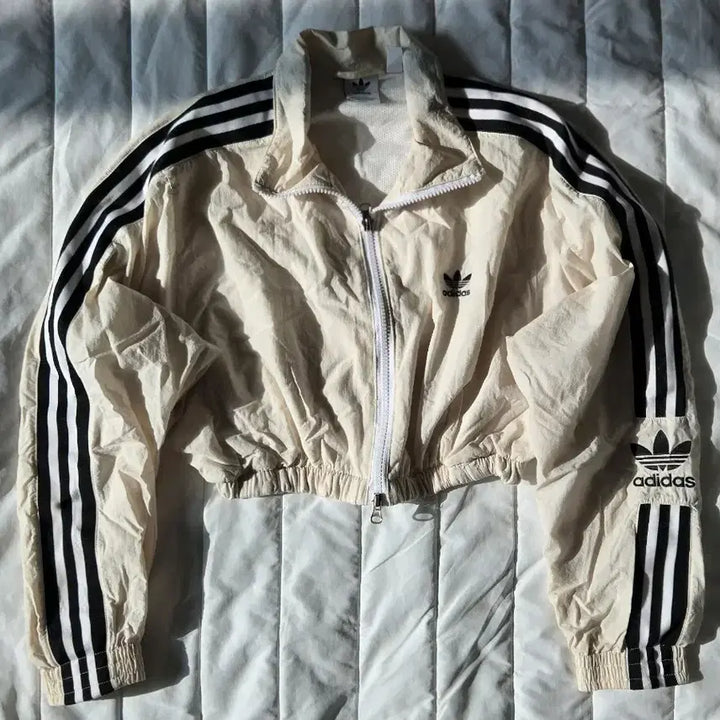 [BUNJANG] Adidas Old School Cropped Windbreaker Jacket / 아디다스 올드스쿨 크롭 바람막이 화이트 커스텀 빈티지