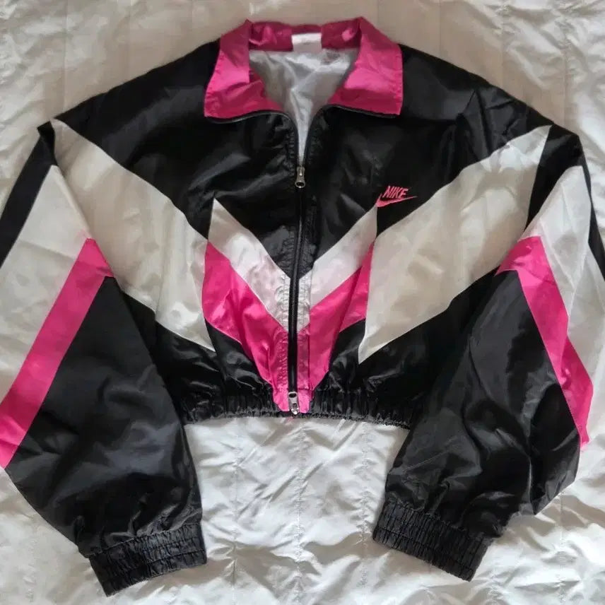 [BUNJANG] Nike Old School Cropped Windbreaker Jacket / 나이키 올드스쿨 크롭 바람막이 대장템 핑크