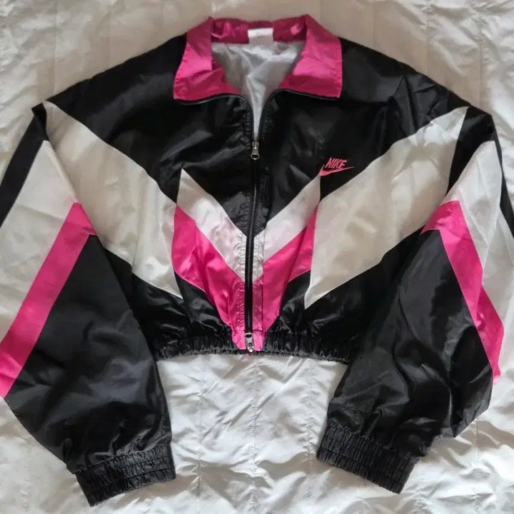[BUNJANG] Nike Old School Cropped Windbreaker Jacket / 나이키 올드스쿨 크롭 바람막이 대장템 핑크