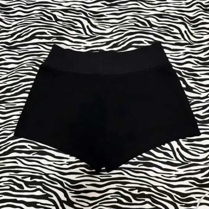 [BUNJANG] Y2K Cross Shorts / Y2K 십자가 반바지