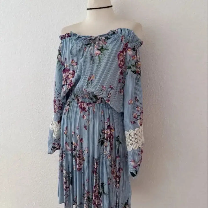 [BUNJANG] On&amp;On Floral Off-Shoulder Dress / 온앤온 플라워 오프숄더 원피스 휴양지 원피스
