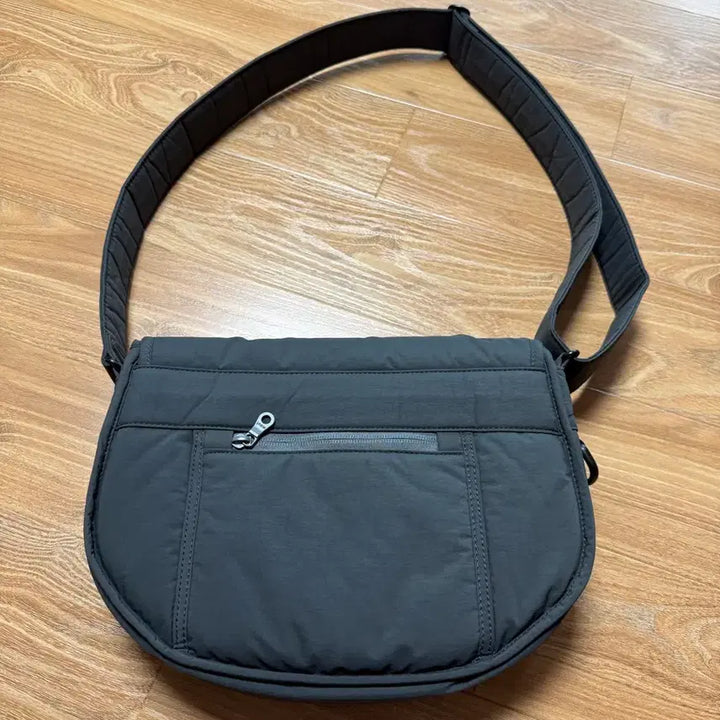 [BUNJANG] TXT Untitled Small Runners Bag / 마지언타이틀 스몰 러너스백