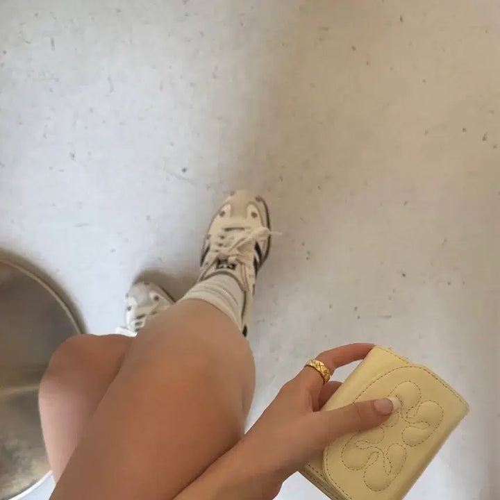 [BUNJANG] Kissing Puffy Bloom JP Wallet (Butter) / 키시닝 puffy bloom JP wallet (버터) 홍영기