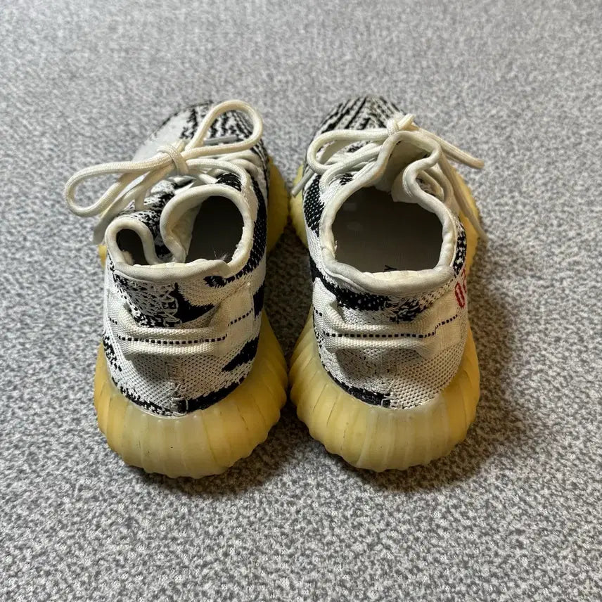[BUNJANG] Adidas Yeezy Boost Zebra Sneakers / 아디다스 이지부스트 지브라 240
