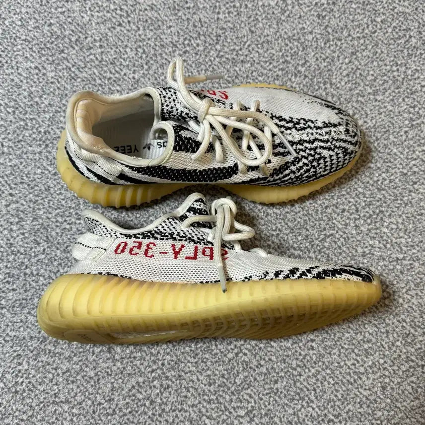 [BUNJANG] Adidas Yeezy Boost Zebra Sneakers / 아디다스 이지부스트 지브라 240