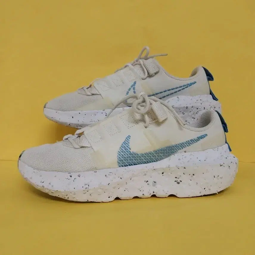 [BUNJANG] Nike Crater Impact White University Blue Sneakers (230) / 여성 나이키 운동화 (230)