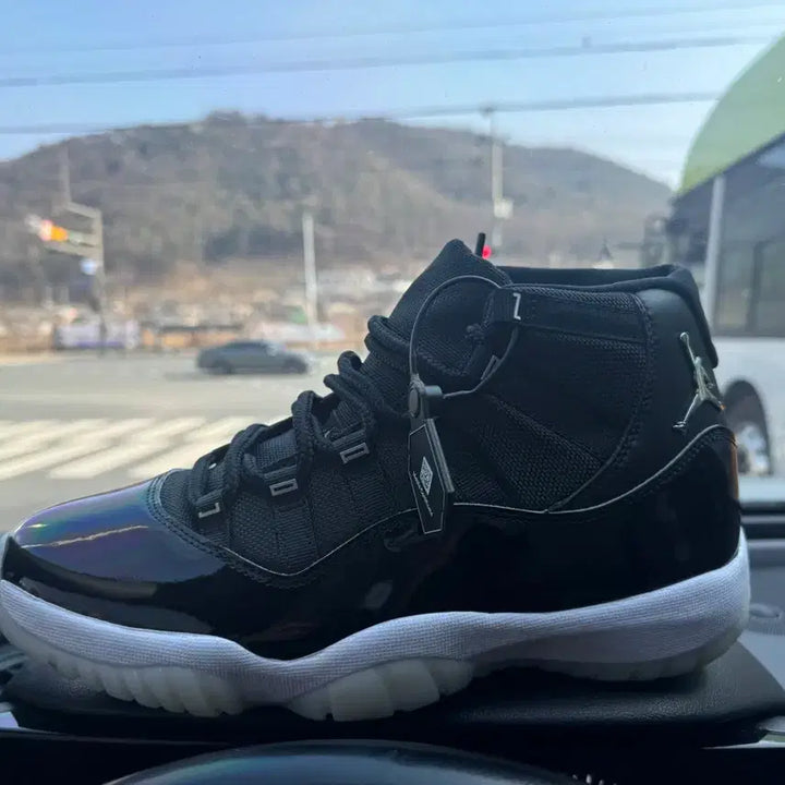 [BUNJANG] Nike Air Jordan 11 Retro Jubilee Sneakers / 조던11 레트로 주빌리 새상품