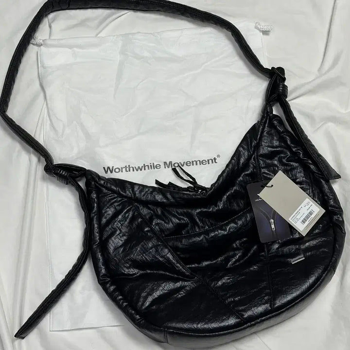 [BUNJANG] WVS Movement Layered Padded Bag / 월스와일무브먼트 LAYERED PADDED BAG  / M