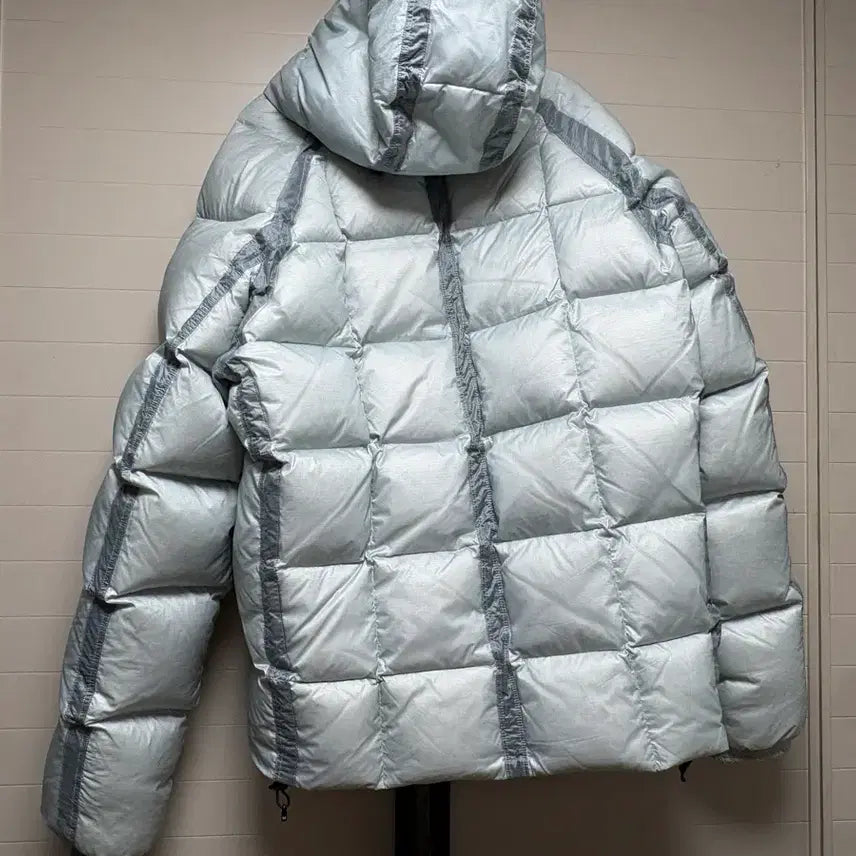 [BUNJANG] Skiizinducing Padded Jacket (Sky Blue) / 스키즘인듀싱 패딩 L (하늘색)