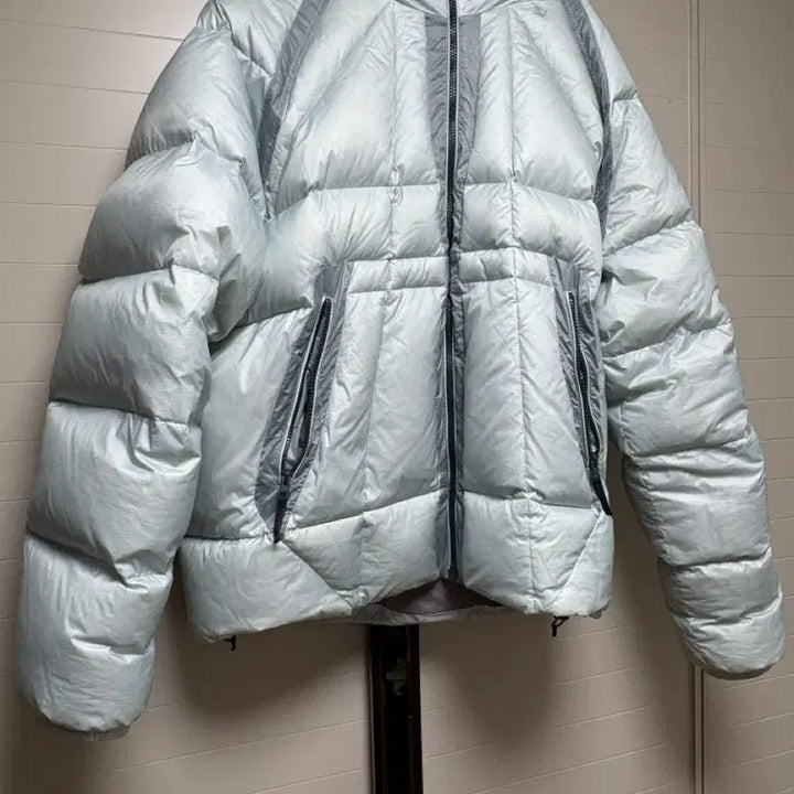 [BUNJANG] Skiizinducing Padded Jacket (Sky Blue) / 스키즘인듀싱 패딩 L (하늘색)