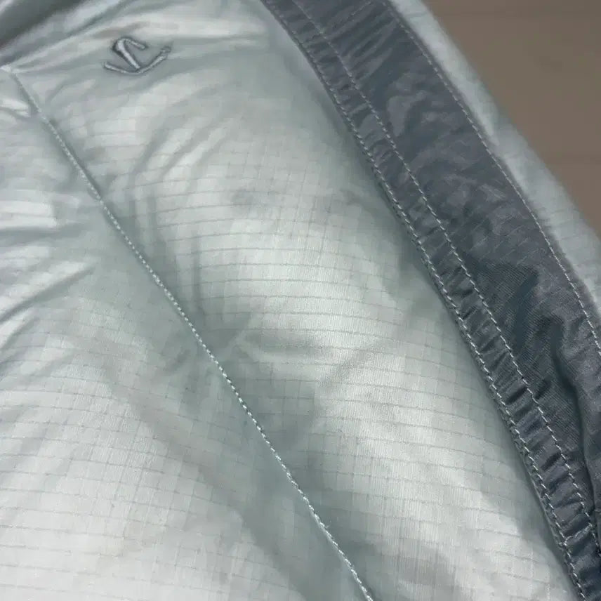 [BUNJANG] Skiizinducing Padded Jacket (Sky Blue) / 스키즘인듀싱 패딩 L (하늘색)