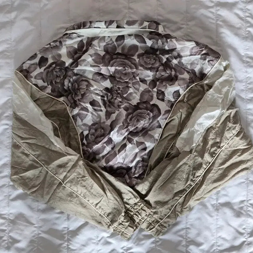 [BUNJANG] Nike Old School Cropped Windbreaker Jacket / 나이키 올드스쿨 크롭 바람막이 장미 베이지 브라운