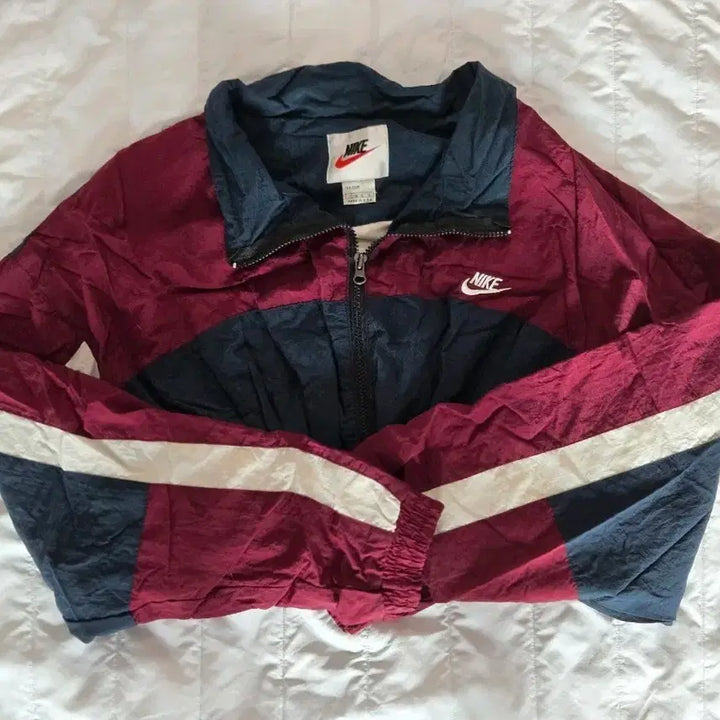 [BUNJANG] Nike Old School Cropped Windbreaker Jacket / 나이키 올드스쿨 크롭 바람막이 커스텀 빈티지 빅로고 백로고 버건디