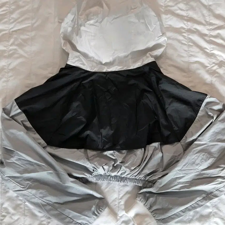 [BUNJANG] Nike Cropped Windbreaker Hooded Jacket Black and White / 나이키 크롭 바람막이 후드 블랙 화이트 기본템 범고래 윈드러너