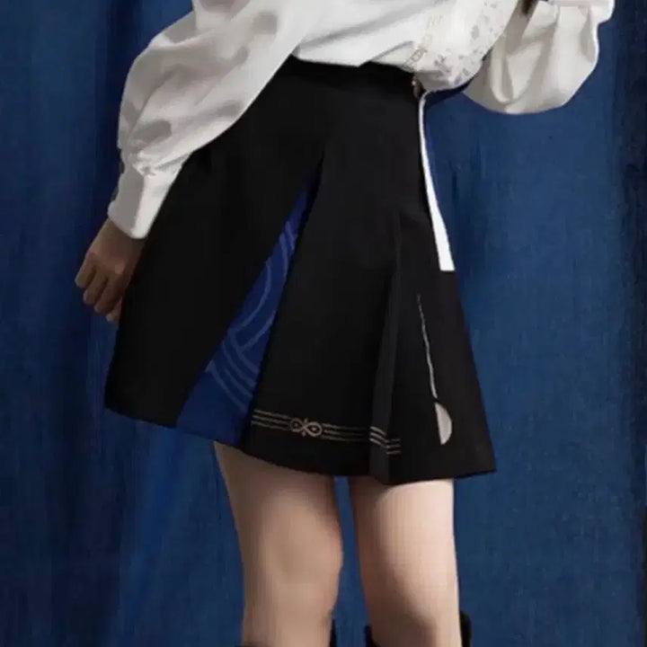 [BUNJANG] Genshin Impact Wanderer Cosplay Skirt (XS) / [급처] 원신 방랑자 사복 치마 공굿 xs 사이즈 공식굿즈 코스프레