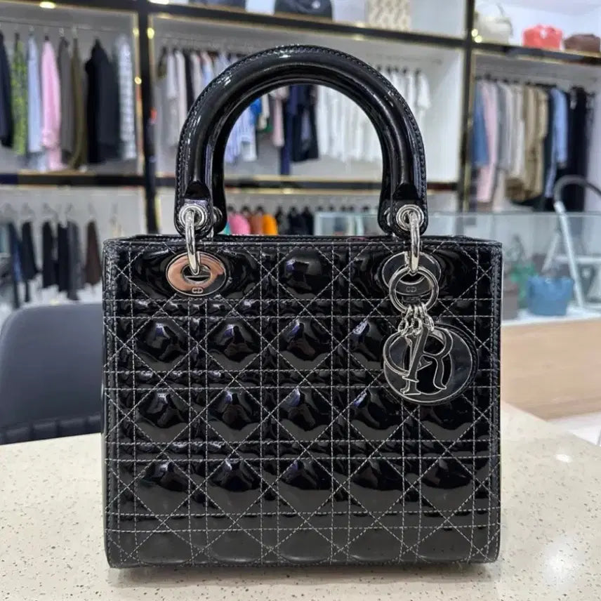 [BUNJANG] Dior Lady Dior Medium Black Patent Leather Handbag / 디올 레이디백 블랙 페이던트 미디움