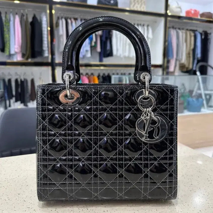 [BUNJANG] Dior Lady Dior Medium Black Patent Leather Handbag / 디올 레이디백 블랙 페이던트 미디움
