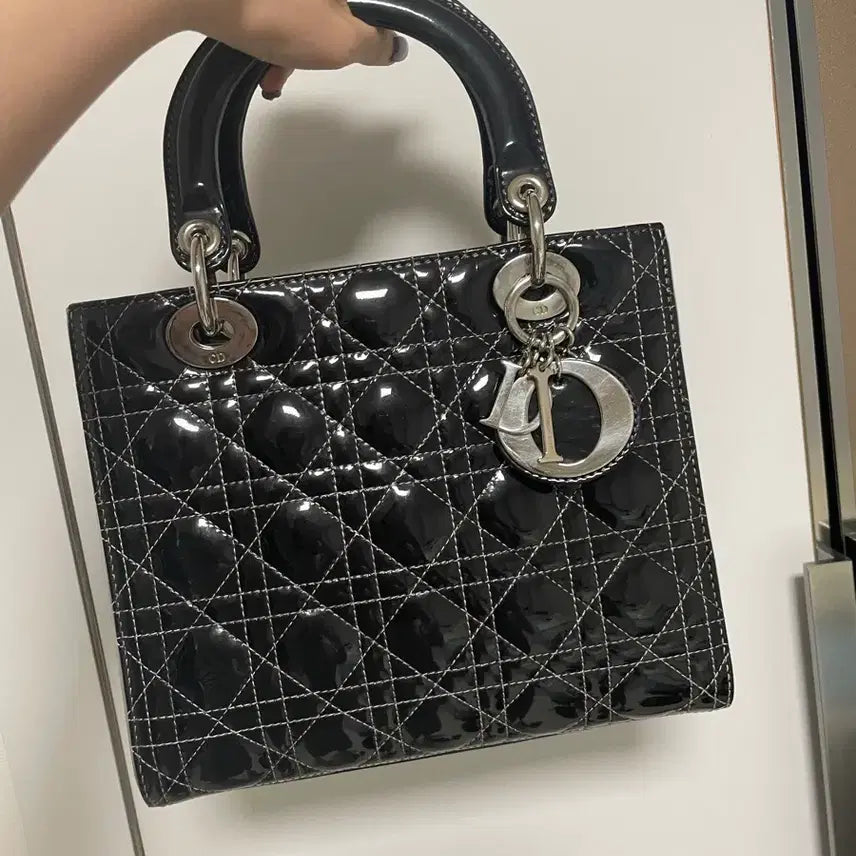 [BUNJANG] Dior Lady Dior Medium Black Patent Leather Handbag / 디올 레이디백 블랙 페이던트 미디움
