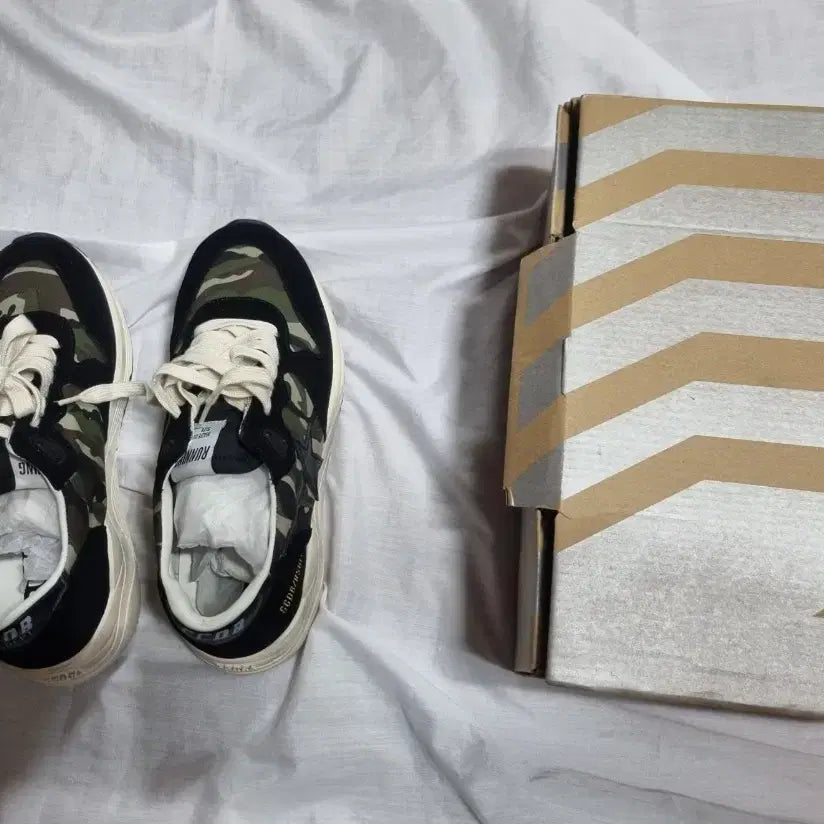 [SOLD OUT] 골든구스 러닝솔 카모 스니커즈 40