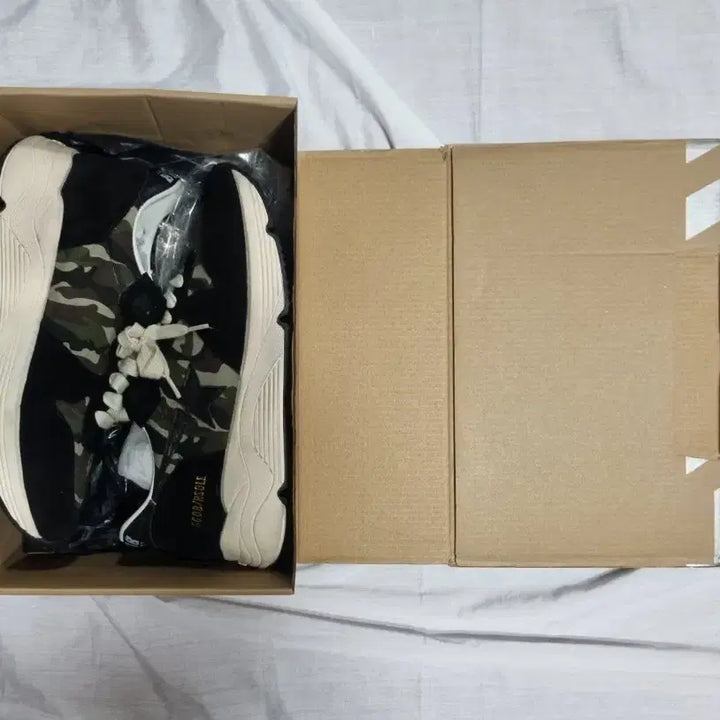 [SOLD OUT] 골든구스 러닝솔 카모 스니커즈 40