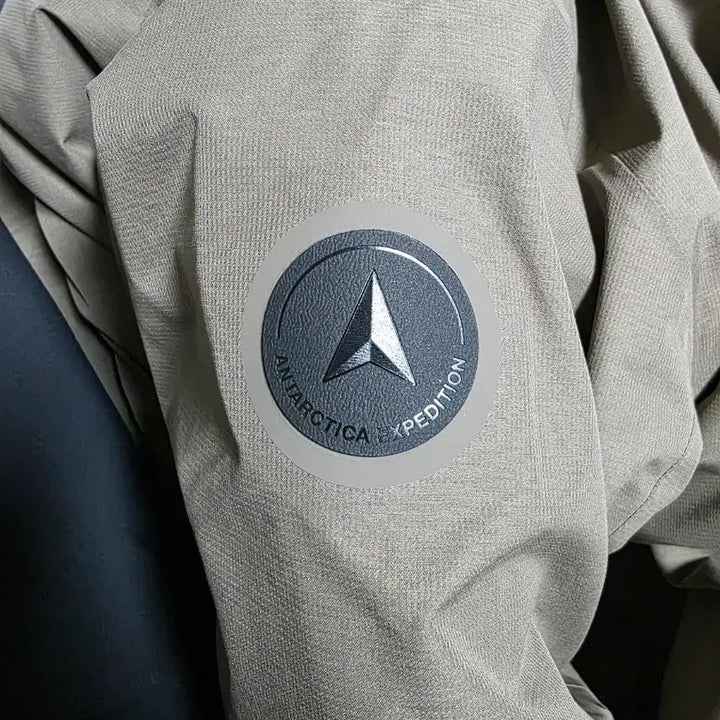 [BUNJANG] Kolon Sport Antarctica Edition / 코오롱스포츠 안타티카 에디션