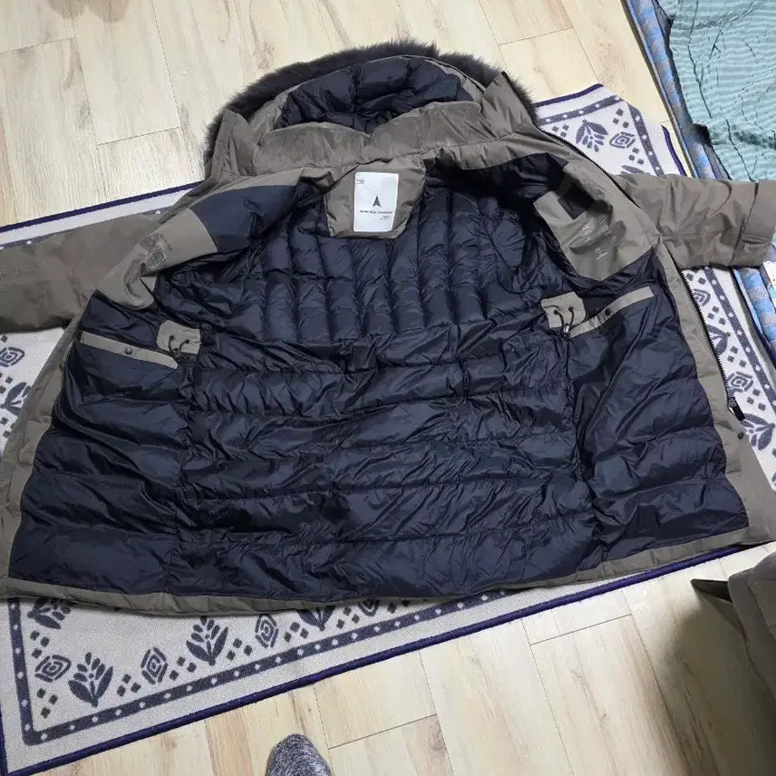 [BUNJANG] Kolon Sport Antarctica Edition / 코오롱스포츠 안타티카 에디션