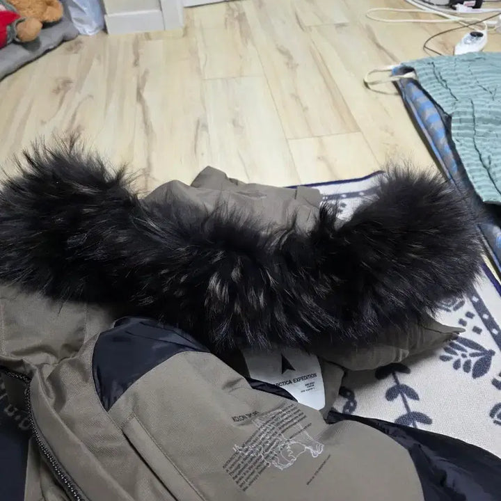 [BUNJANG] Kolon Sport Antarctica Edition / 코오롱스포츠 안타티카 에디션