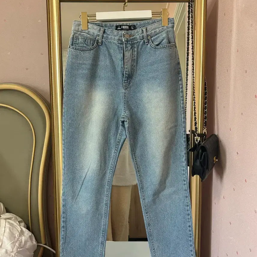 [BUNJANG] Pointed Ripped Jeans / 포인트찢청