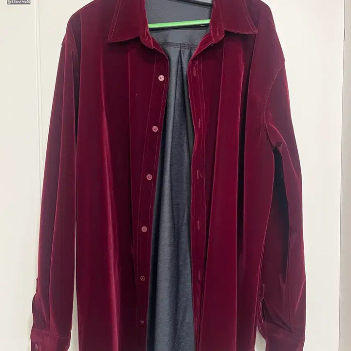 [BUNJANG] Red Velvet Long Sleeve Shirt / 벨벳 긴팔 셔츠 와인색 디벨