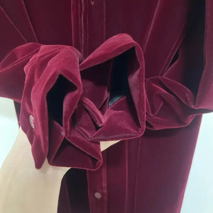 [BUNJANG] Red Velvet Long Sleeve Shirt / 벨벳 긴팔 셔츠 와인색 디벨