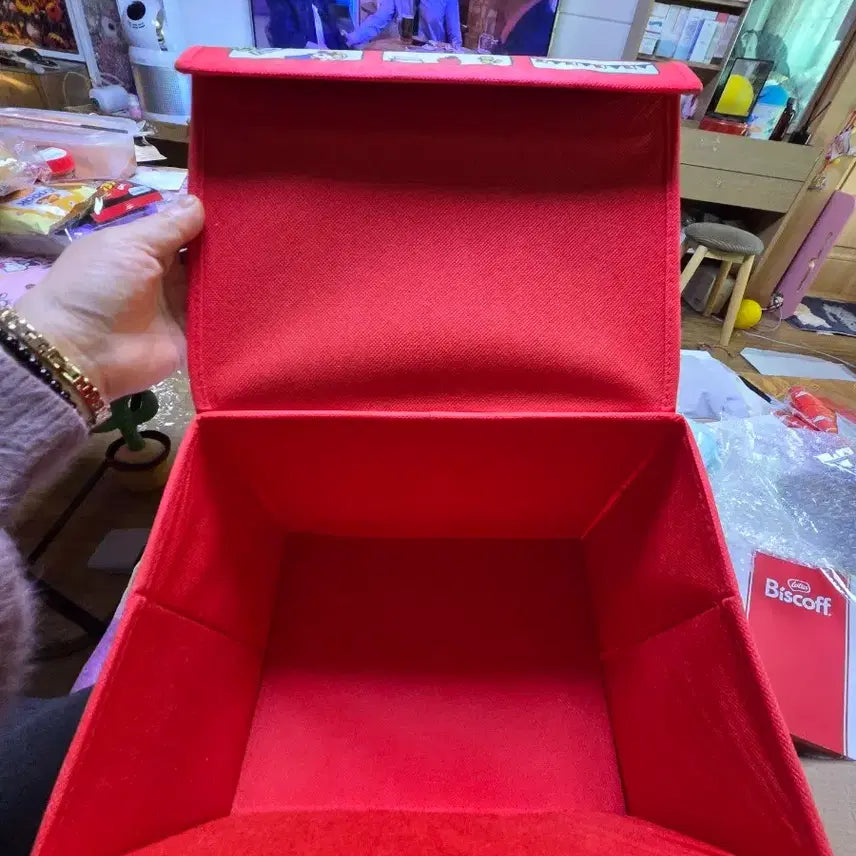 [BUNJANG] Hello Kitty Bus Storage Box (New) / 헬로키티 버스 모양 수납 정리함(새상품)