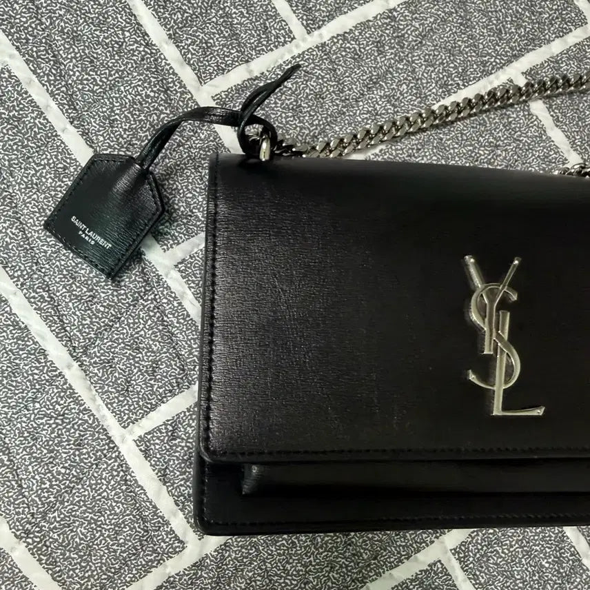 [BUNJANG] Saint Laurent Smooth Leather Silver Monogram Sunset Medium Bag Black / 생로랑 스무스 레더 실버 모노그램 선셋 미디움백 블랙