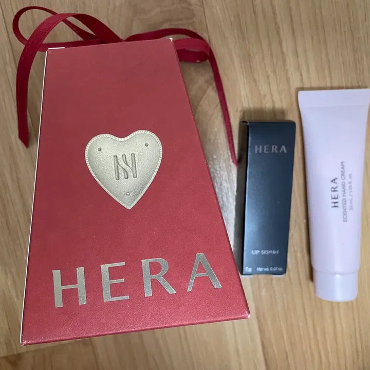 [BUNJANG] Hera Sensual Nude Gloss or Balm / 미개봉 새상품 헤라 란제리 센슈얼 누드 글로스 422호 핸드크림 립세럼