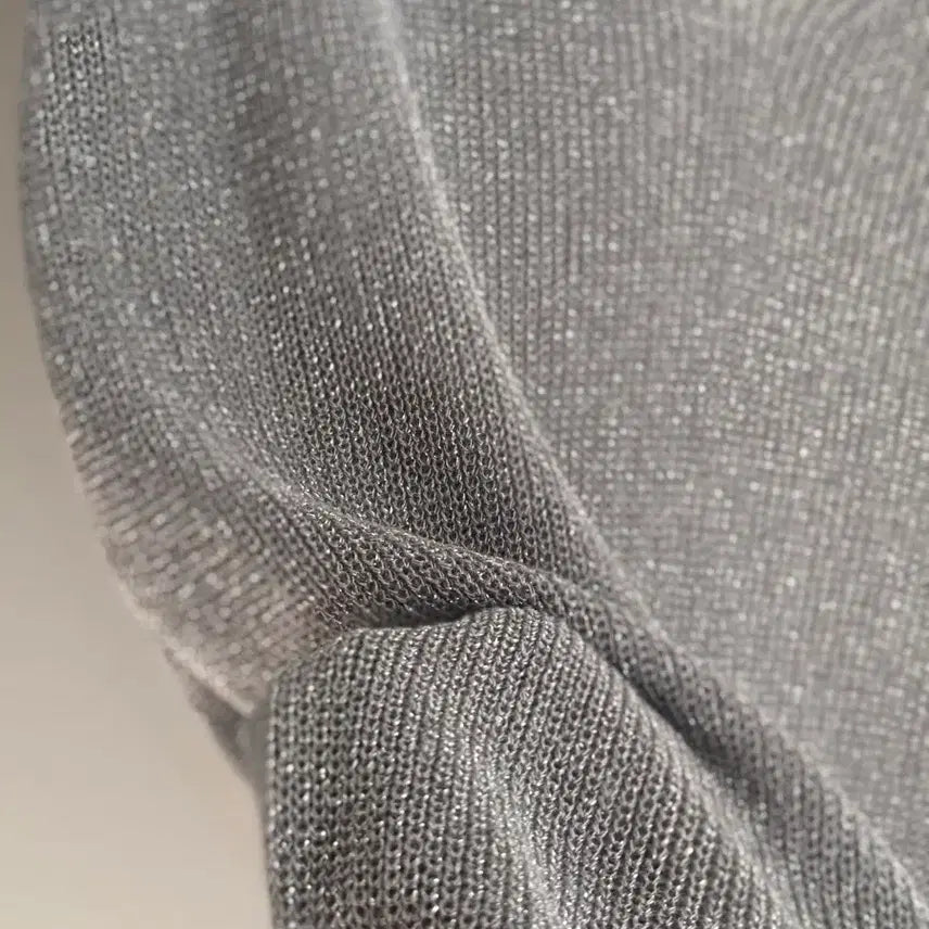 [BUNJANG] Glitter Sleeveless Knit Top / 은은 글리터 민소매 니트 나시 슬리브리스