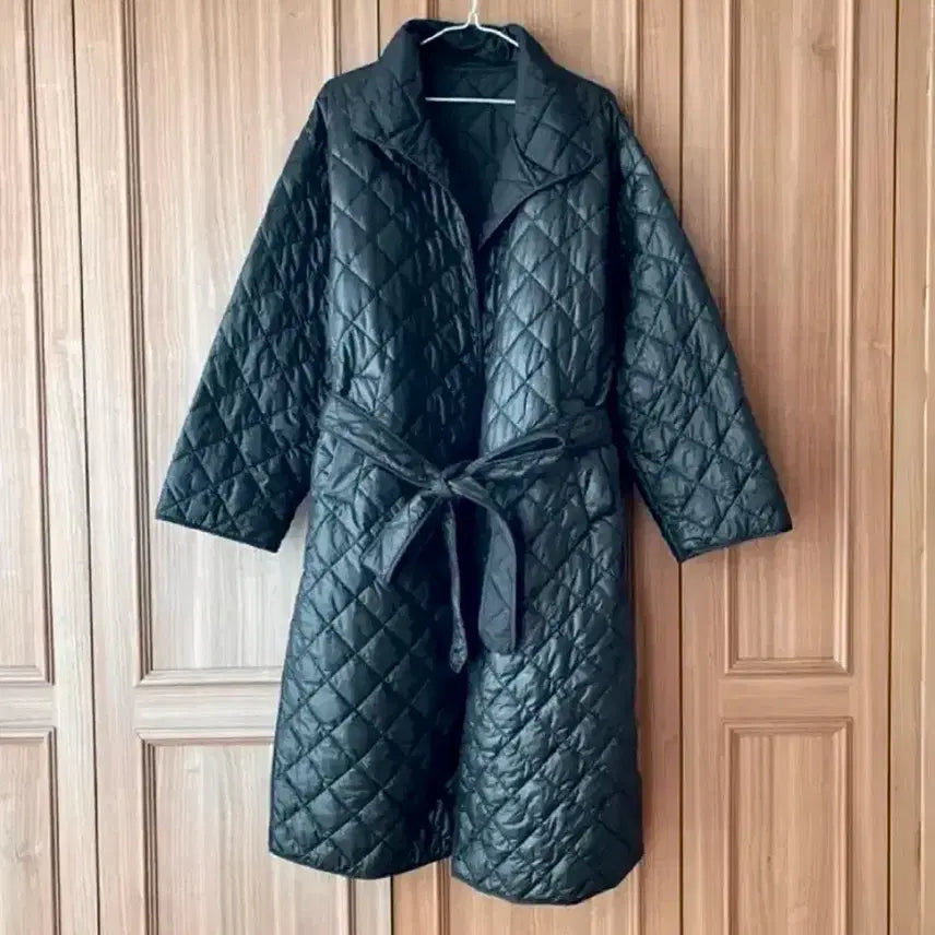 [BUNJANG] Mombbe Black Long Padded Coat / MOMBBE 몸빼 퀄팅 블랙 얇은 롱 점퍼코트 여자 mombbe