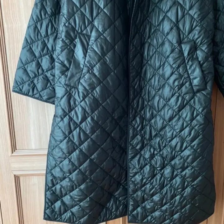 [BUNJANG] Mombbe Black Long Padded Coat / MOMBBE 몸빼 퀄팅 블랙 얇은 롱 점퍼코트 여자 mombbe