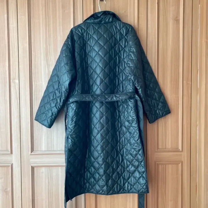 [BUNJANG] Mombbe Black Long Padded Coat / MOMBBE 몸빼 퀄팅 블랙 얇은 롱 점퍼코트 여자 mombbe