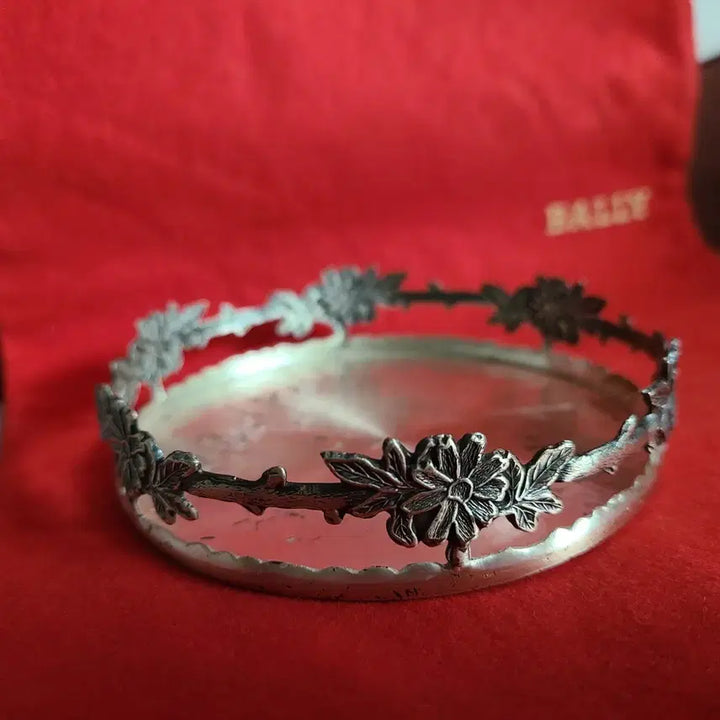 [BUNJANG] Authentic Floral Pattern Silver 99% Tray / 진품 꽃무늬 Silver 99% 트레이 (귀, 금속 보관 트레이)
