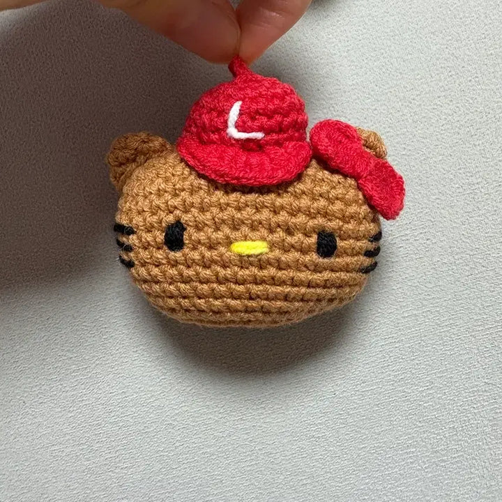 [BUNJANG] Tanning Kitty Initial Handmade Keychain Doll / 태닝키티 이니셜 핸드메이드 키링 인형