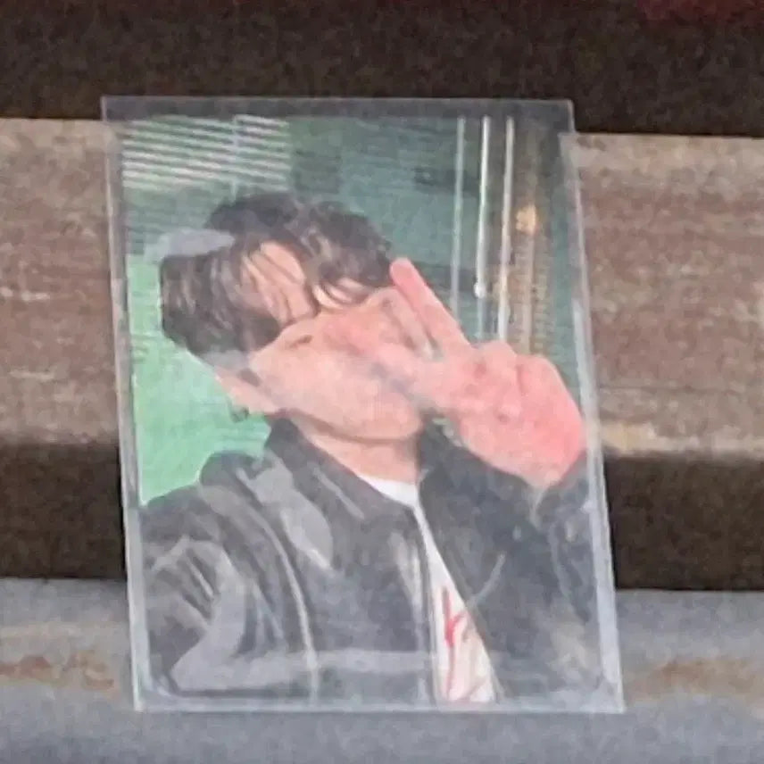 [BUNJANG] Lee Jun Young Last Dance Leather Photocard / 이준영 공방 가죽 브이 포카 라스트댄스