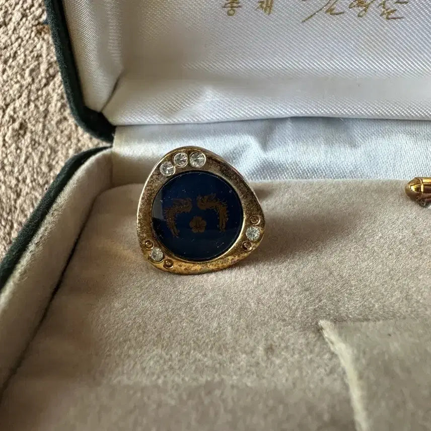 [BUNJANG] Kim Young-sam Presidential Commemorative Cufflinks / *새상품 커프링크스 김영삼 대통령 총재 청와대 기념품 셔츠 고정 단추