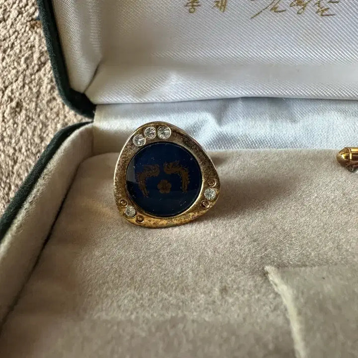 [BUNJANG] Kim Young-sam Presidential Commemorative Cufflinks / *새상품 커프링크스 김영삼 대통령 총재 청와대 기념품 셔츠 고정 단추