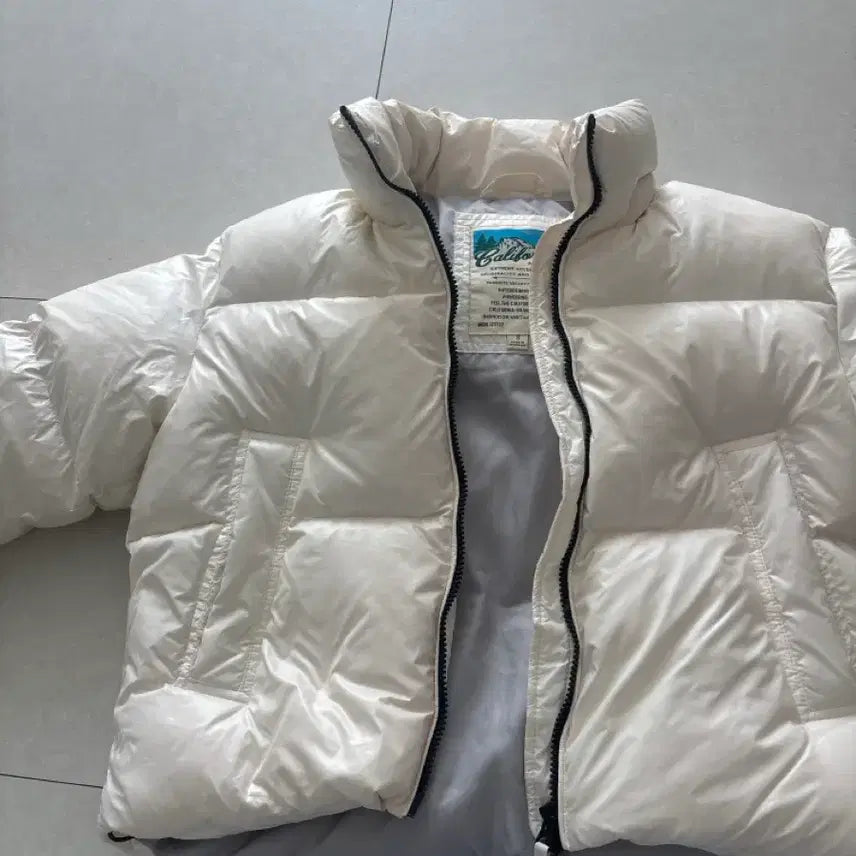 [BUNJANG] Who.A.U California Shiny Short Puffer Jacket / California 후아유 유광숏푸퍼S