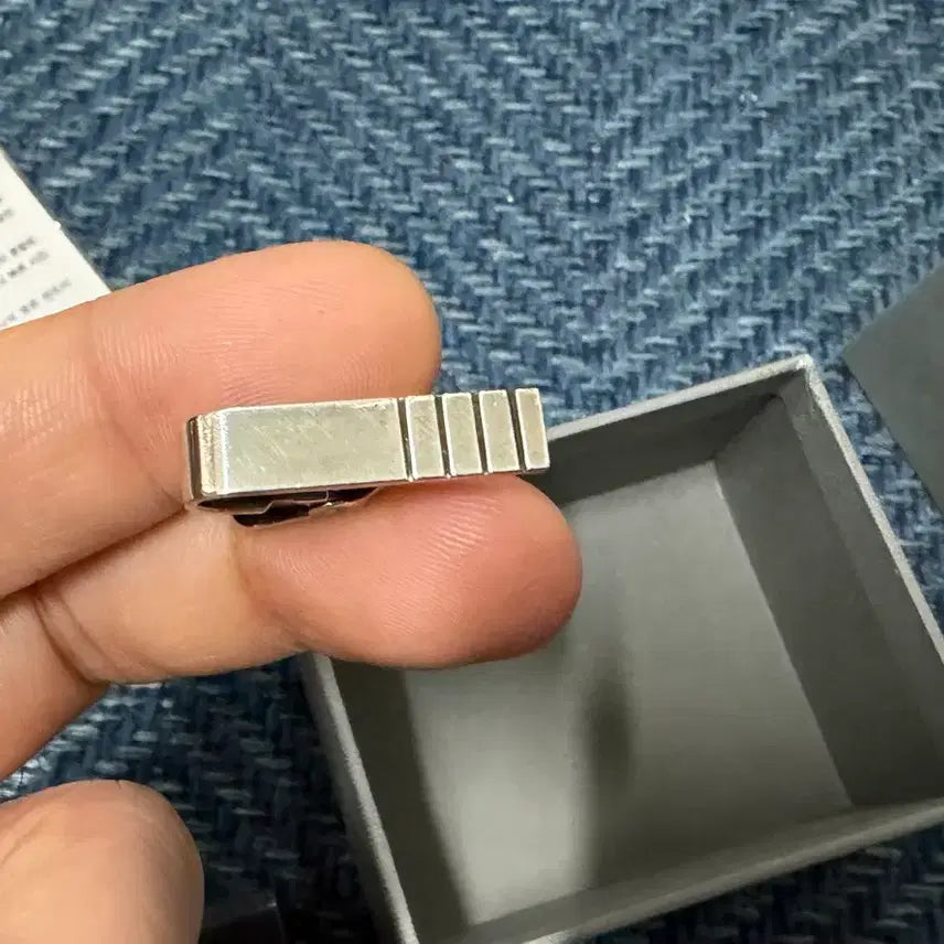 [BUNJANG] Thom Browne Silver Diagonal Short Tie Bar / 톰브라운 실버 사선 숏 타이바