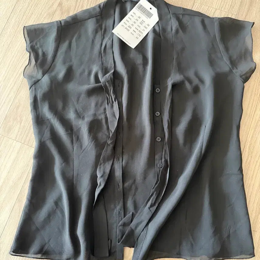 [BUNJANG] Brandy Melville Black Ribbon Blouse / (미사용) 브랜디 멜빌 블랙 리본 블라우스