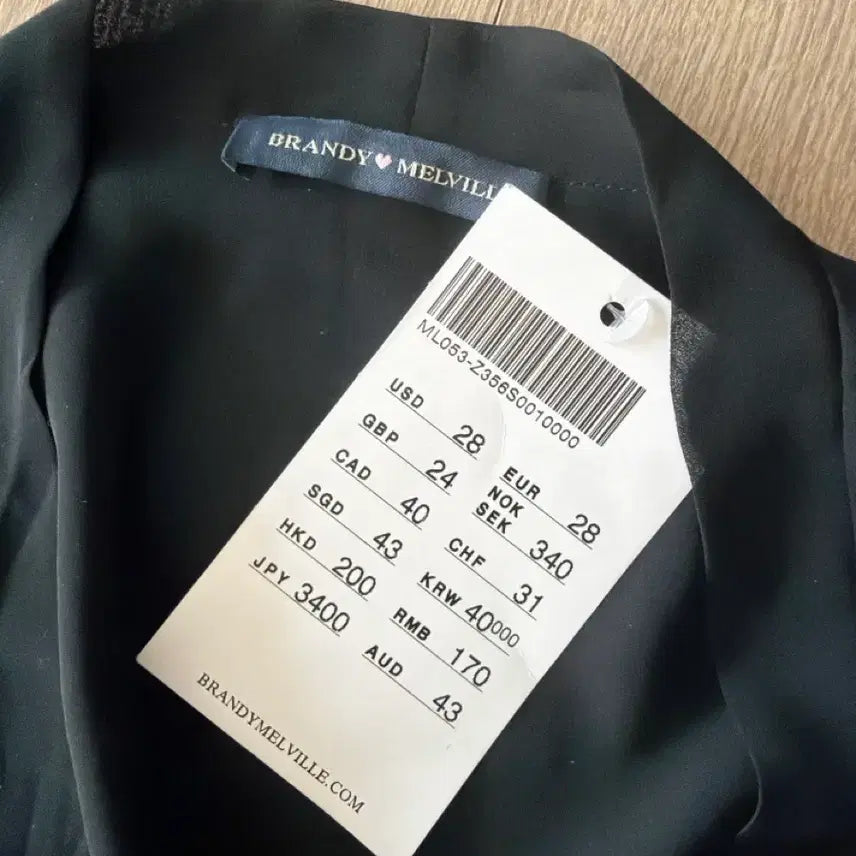 [BUNJANG] Brandy Melville Black Ribbon Blouse / (미사용) 브랜디 멜빌 블랙 리본 블라우스