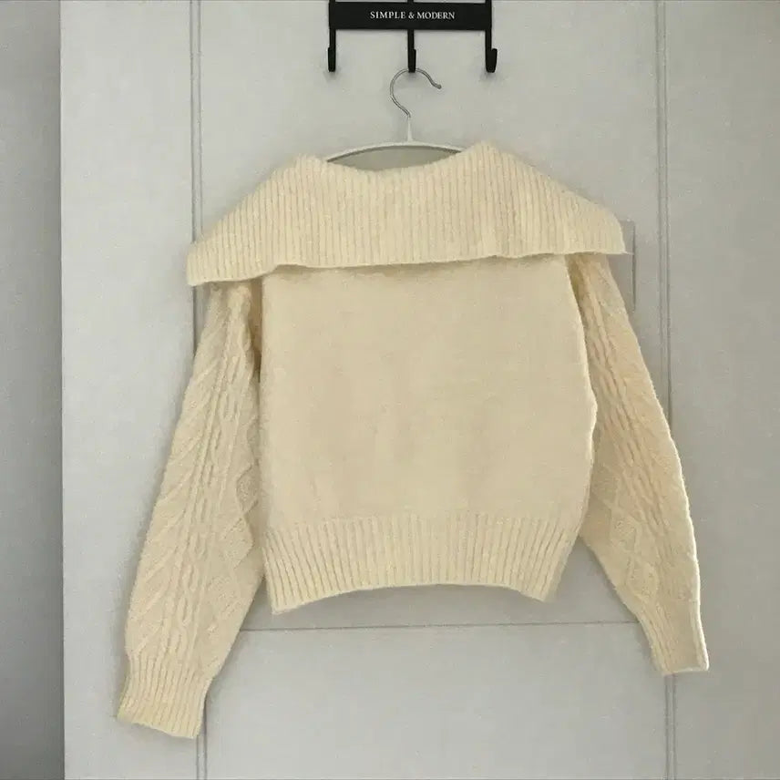 [BUNJANG] Ivory Cable Knit Crop Top / 아이보리 케이블 니트 크롭