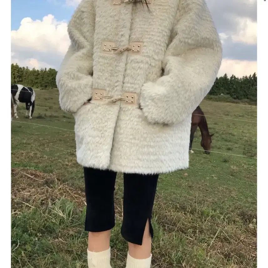[SOLD OUT] 위아 슈페너 후드 무스탕 오버핏 데일리 떡볶이코트 반코트 울코트 겨울코트