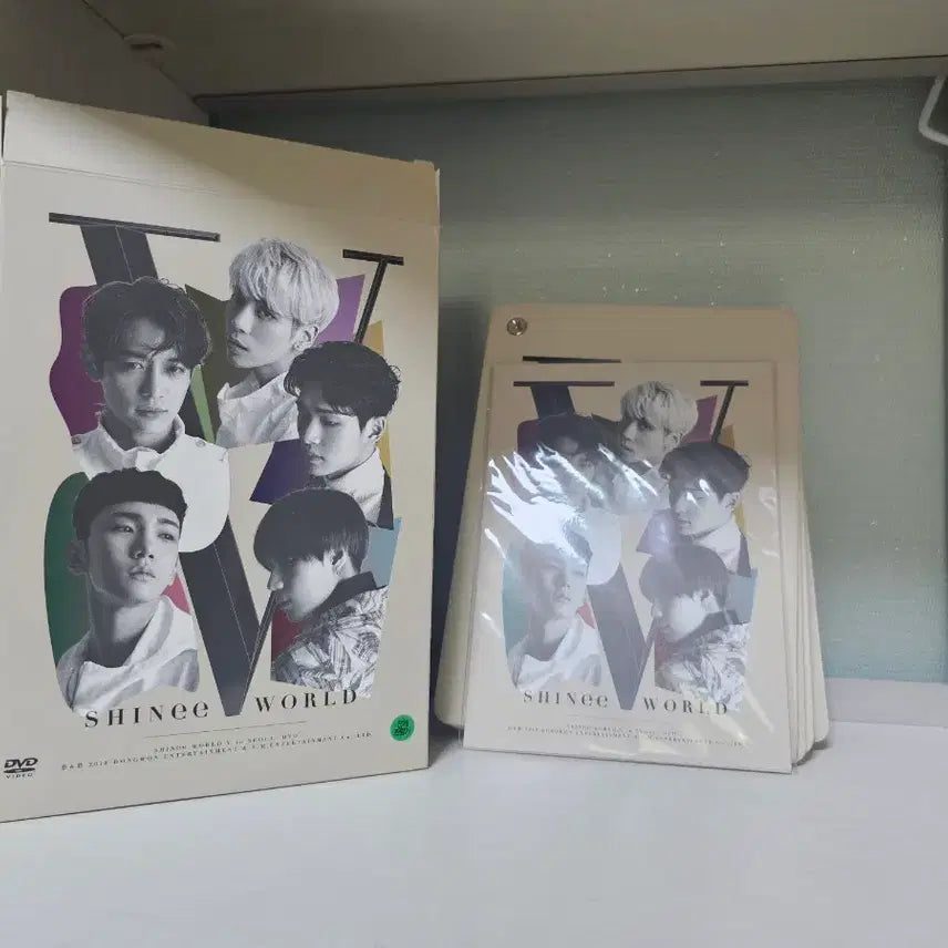 샤이니 SHINee WORLD V DVD 풀세트 개봉 미사용